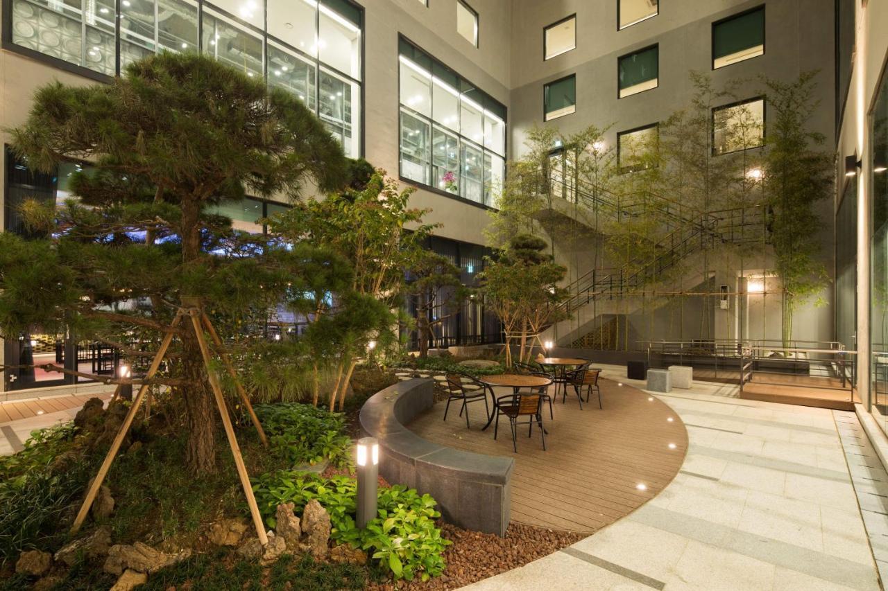 Orakai Cheonggyesan Hotel, BW Premier Collection Seoul Exteriör bild