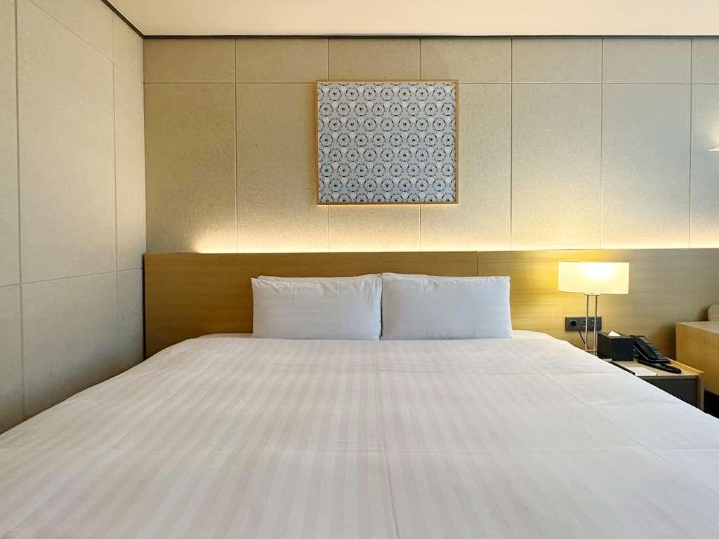 Orakai Cheonggyesan Hotel, BW Premier Collection Seoul Rum bild
